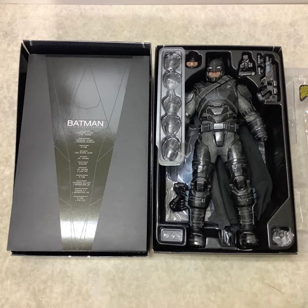 新品未開封 ホットトイズ 1/6アーマード・バットマン（ブラック