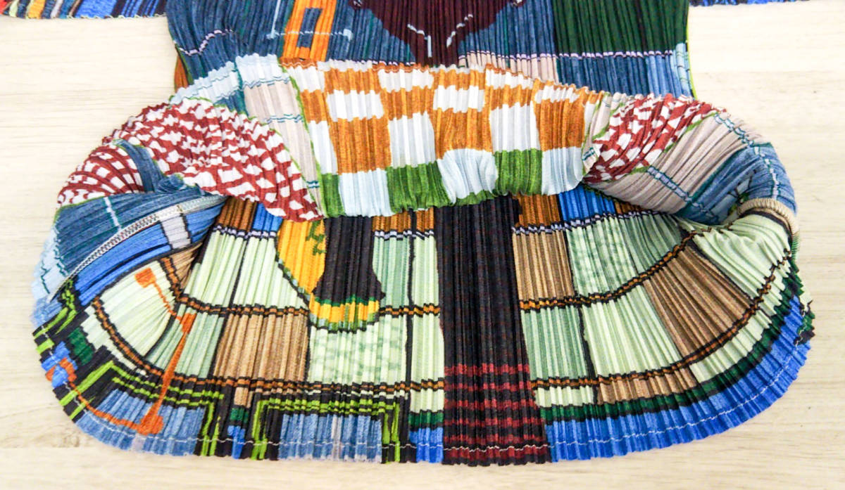 ISSEY MIYAKE PLEATS PLEASE イッセイミヤケ プリーツプリーズ 半袖 