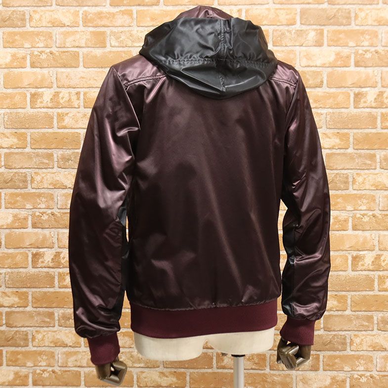 1円/秋冬/DOLCE＆GABBANA/44サイズ/フーデッド ブルゾン G9853G 撥水 美艶 紋章ワッペン スポーティー イタリア製 /赤/ボルドー/ft222/