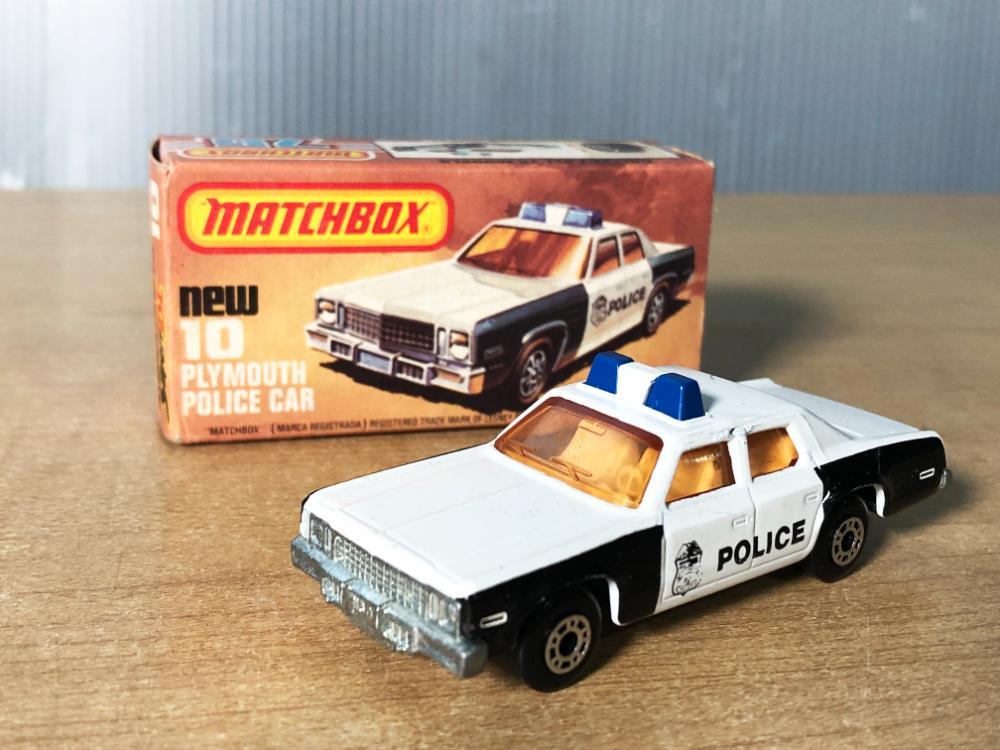 ◎☆新品未使用☆MATCHBOX マッチボックス NEW 10 PLYMOUTH POLICE CAR