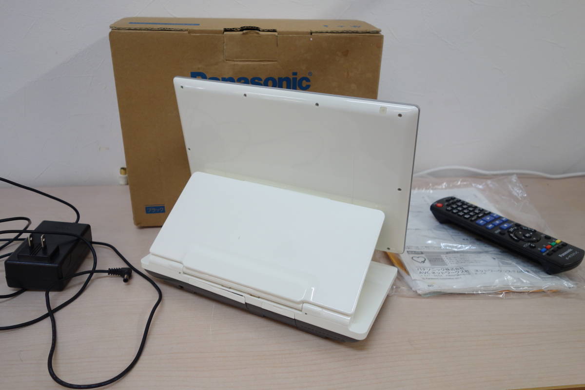 Panasonic ポータブルテレビ DMP-HV200 VIERA 10V型 Panasonic