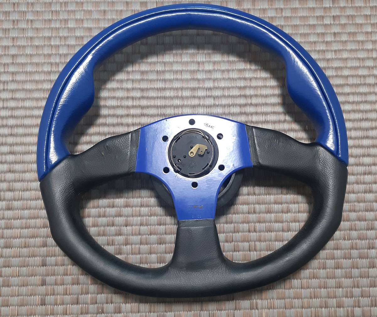 希少 momo D型 ステアリング コマンド2 ブルー35Φ USED(ステアリング 