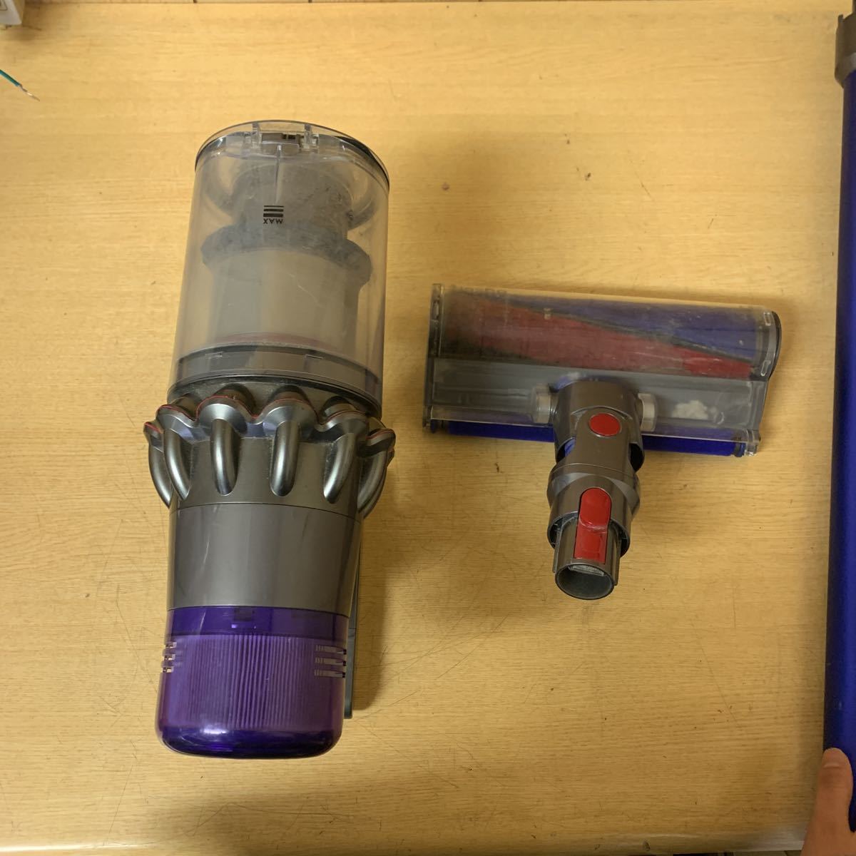 ダイソンsv14 コードレスクリーナー　ジャンク品 dyson SV14 ダイソン ジャンク品 SV14 ダイソン Dyson 「3」 E750