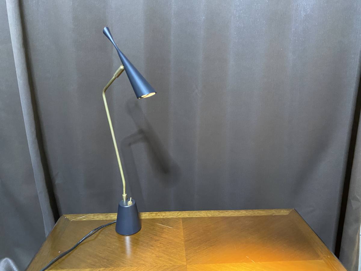 Gossip-LED desk ART WORK light STUDIO long アートワークスタジオ 