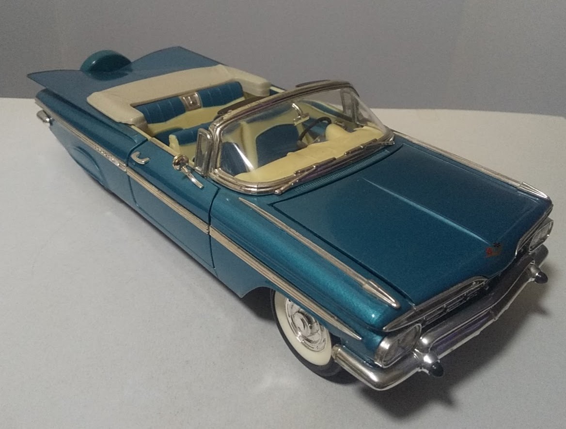 新作，セール ★シボレーインパラ1959　　　1/18ロードシグネチャ★