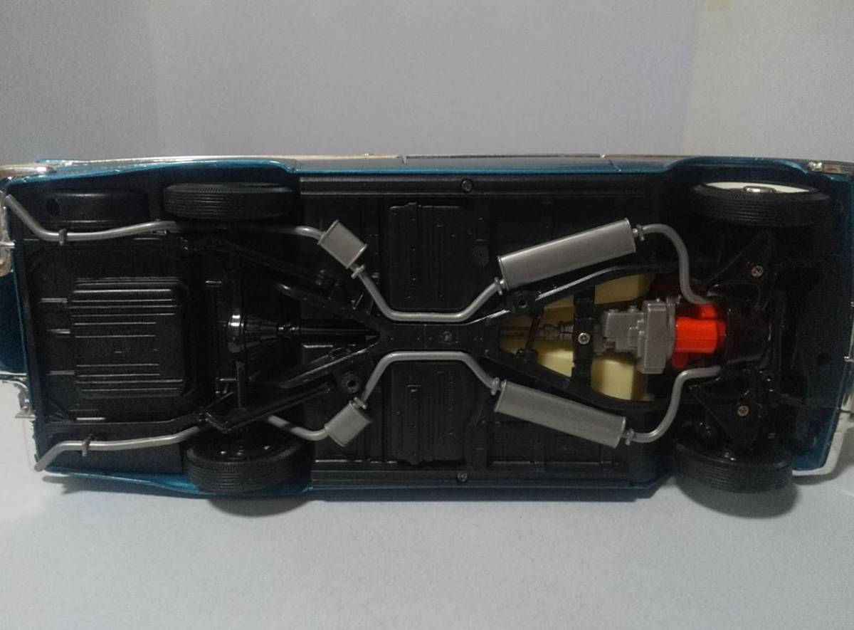 新作，セール ★シボレーインパラ1959　　　1/18ロードシグネチャ★
