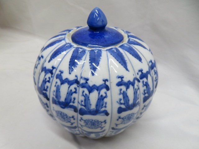 中国 蓋付壺 高さ16cm×15cm 陶磁器 時代物 古美術品 骨董 : ○