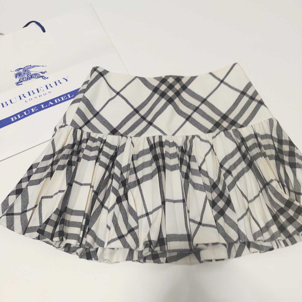 超美品♪バーバリーブルーレーベル ウールミニスカート アイボリー  