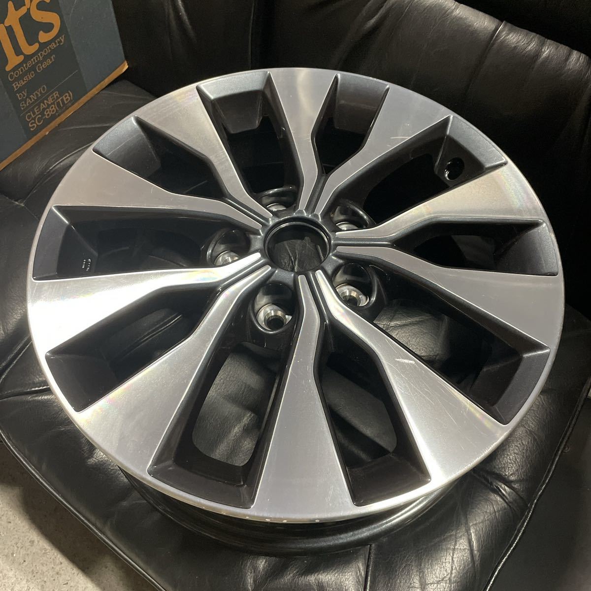 【人気SALE，安い】 日産 純正ホイール アルミ セレナ C27 1本 16&times;6J ET45 PCD114.3 C26 C25(純正品)｜売買されたオークション情報、yahooの商品情報をアーカイブ公開 - オークファン 5穴