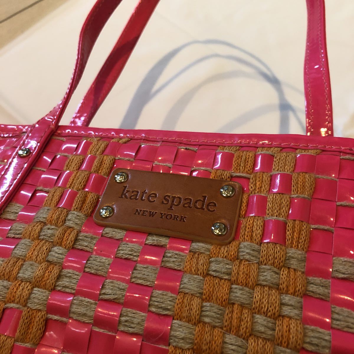 大容量 Kate Spade トートバッグ エナメル 毛糸 ピンク ライトブラウン 