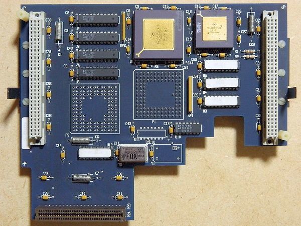 激レア！ 初代「Macintosh II」専用アクセラレータ …… PowerCard 030