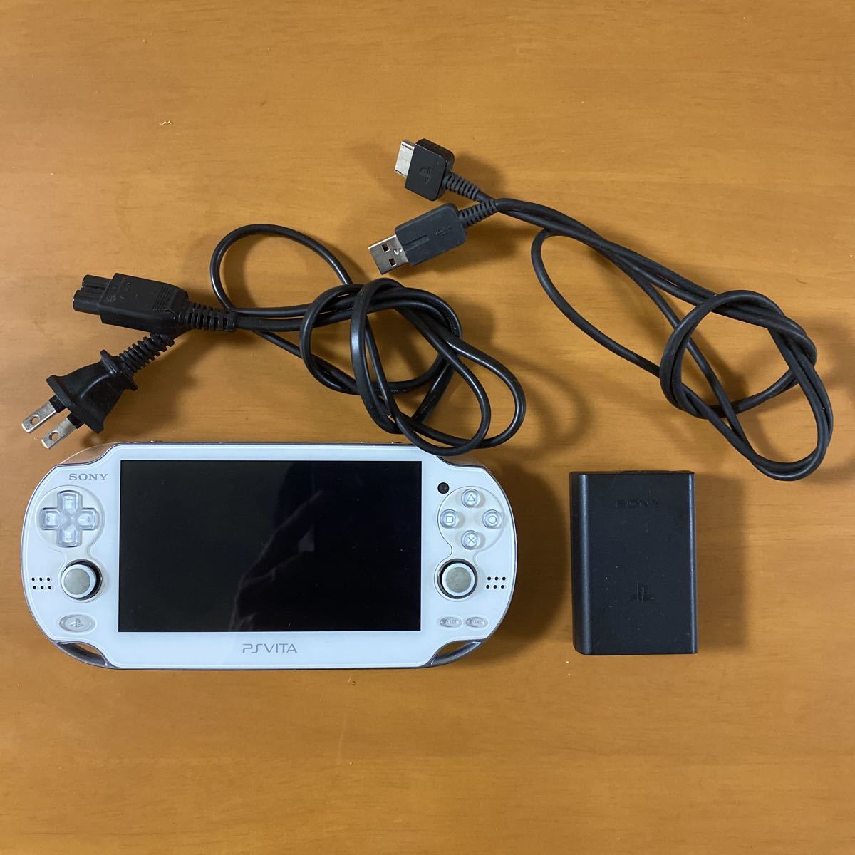 Vita PCH-1100 PS ホワイト 本体 PlayStation VITA - 完品・液晶美品PS 