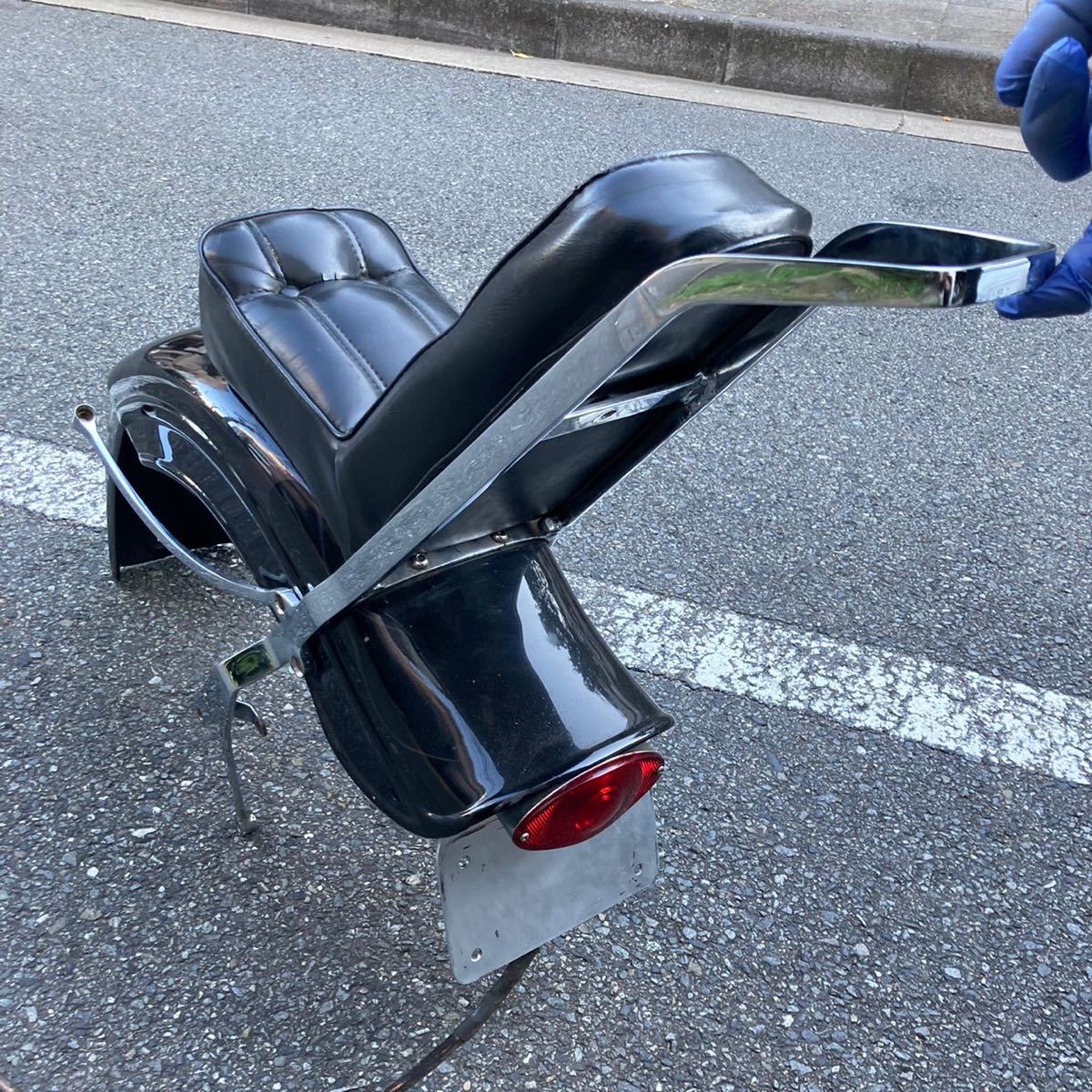 リアフェンダー　シーシーバーとテールランプ付き リアフェンダーシート、シーシーバーテール付き 黒 リアフェンダー