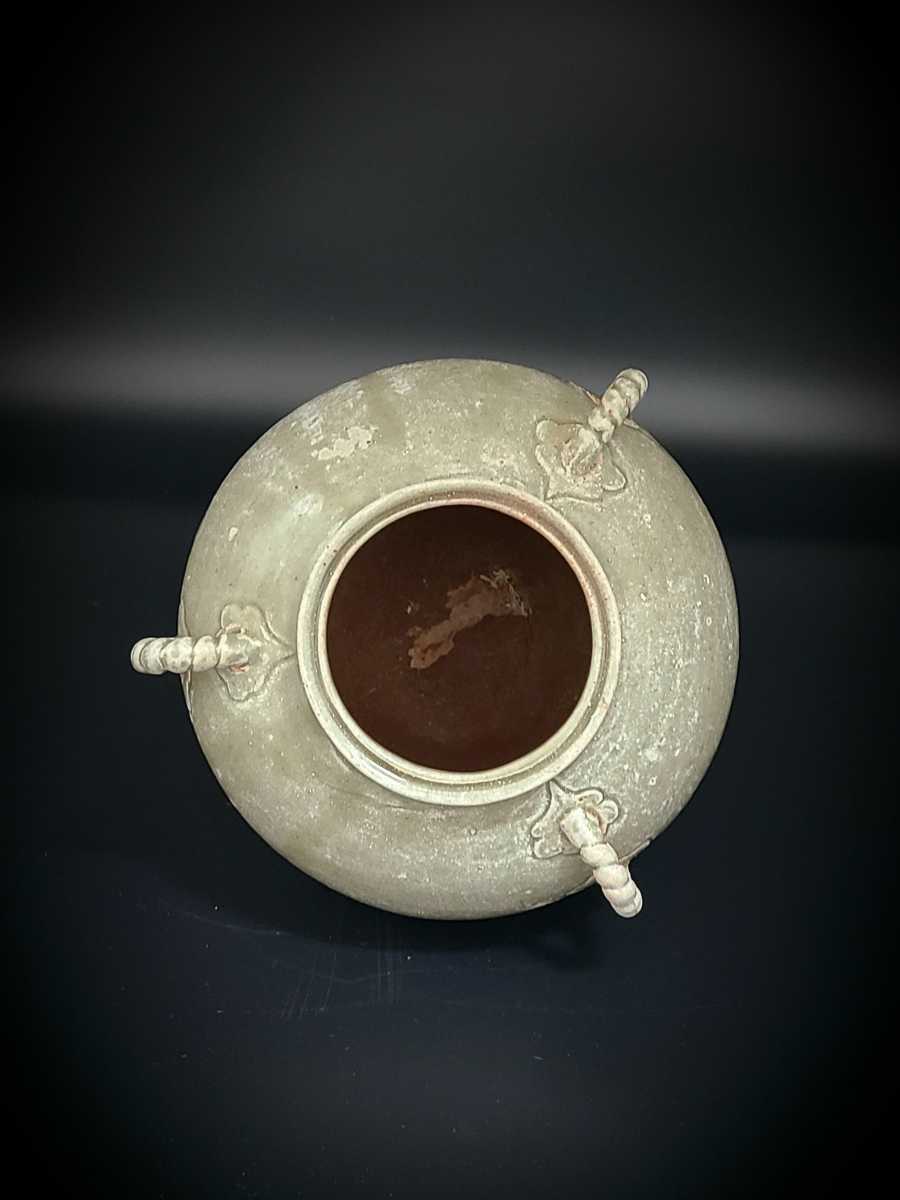 184．高麗青磁 蓮の花文 三耳壺 高さ約：18cm 朝鮮古陶器 中国古美術