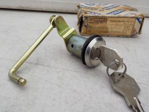 ダットサン 520のYahoo!オークション(旧ヤフオク!)の相場・価格を見る 