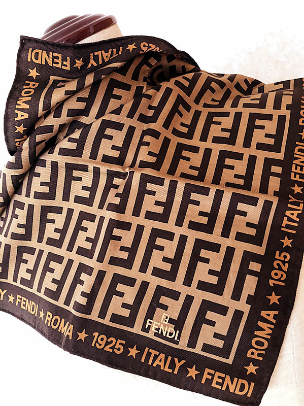 ☆FENDI☆ スカーフ 大判 ズッカ ロゴ サークル シルク オレンジ