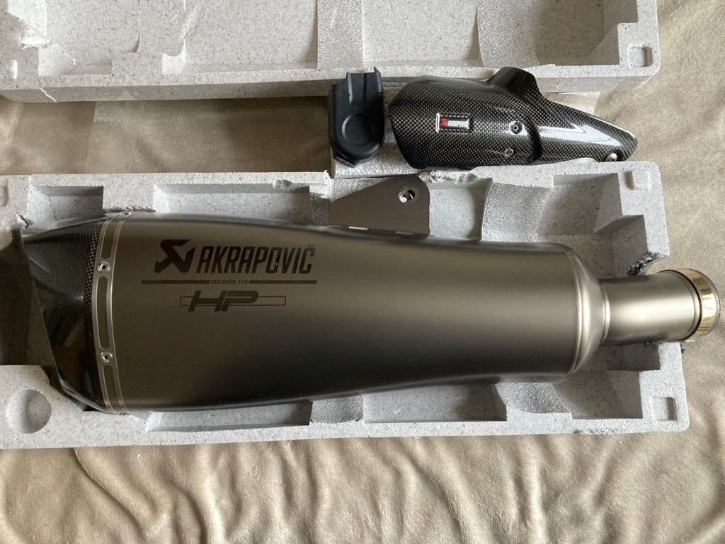  R1250RS用 純正AKRAPOVIC スリップオンマフラー 車検対応 R1250RS アクラポビッチ 純正オプション AKRAPOVIC スリップオン