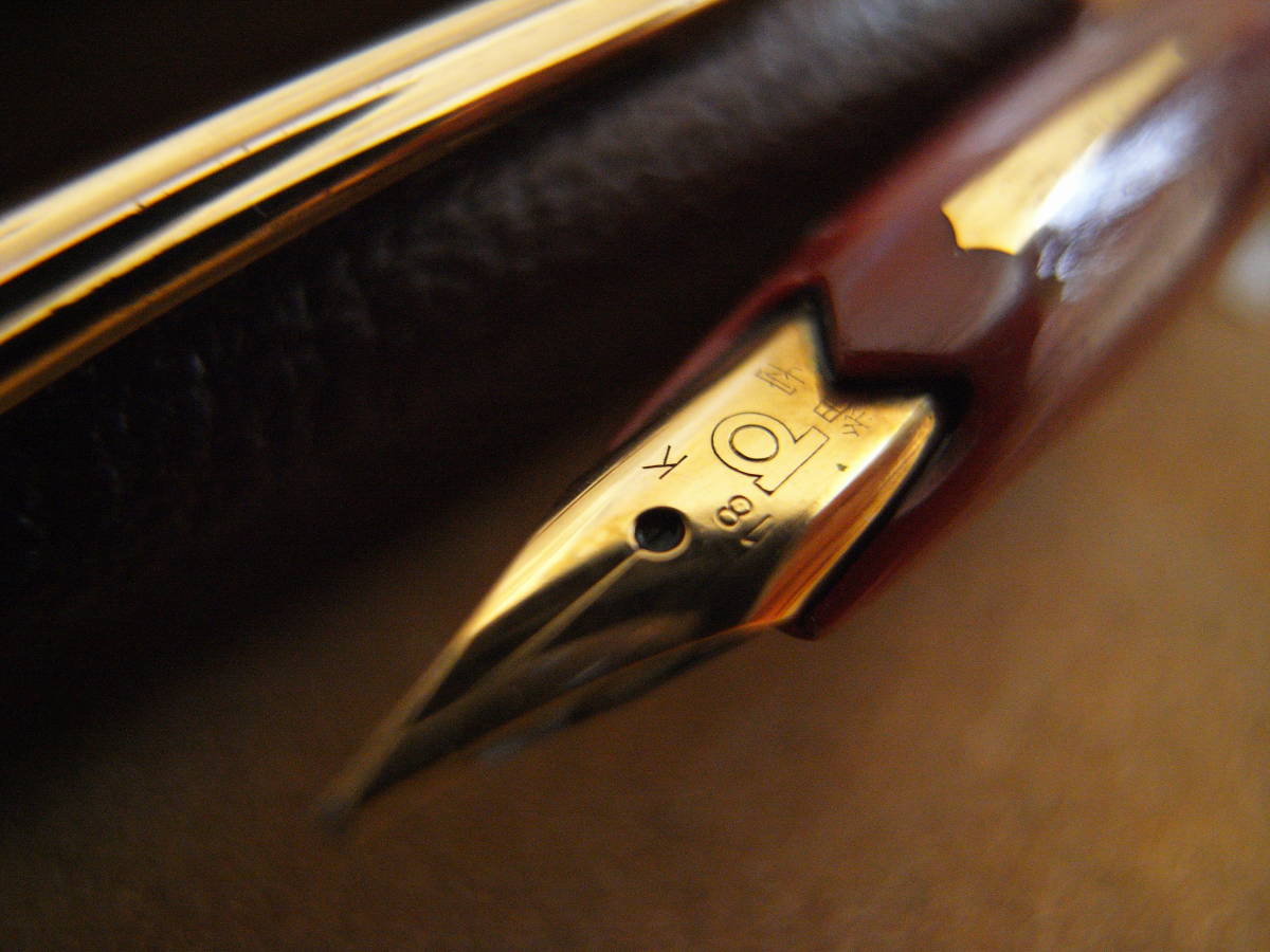 PLATINUM プラチナ 万年筆 18K ペン先 ブラウン レザー調 PLATINUM プラチナ 万年筆 ペン先 18K 革巻き ブラウン × ゴールド