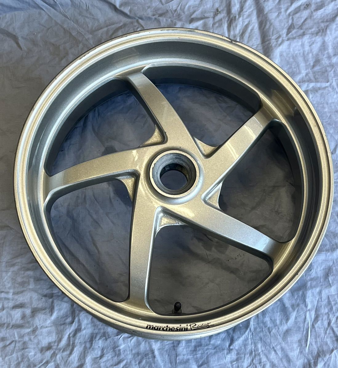 DUCATI 748/916/996/998 マグネシウム鋳造ホイール 6.0-17 ジャンク M5