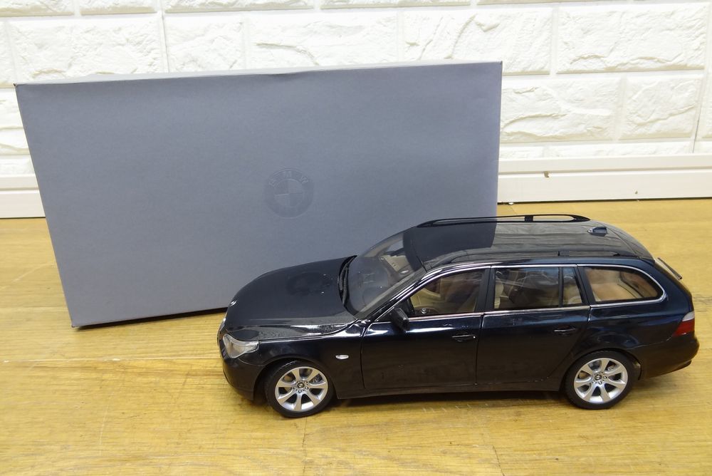 KYOSHO/京商 1/18 BMW 5シリーズ ツーリング ディーラー特注 ミニカー