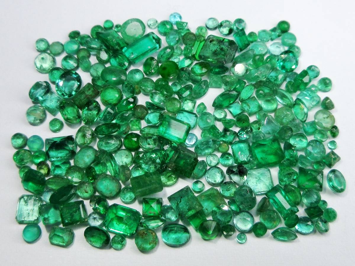 ルース エメラルド 200石まとめて21ct エメ大量セット エメラルド 