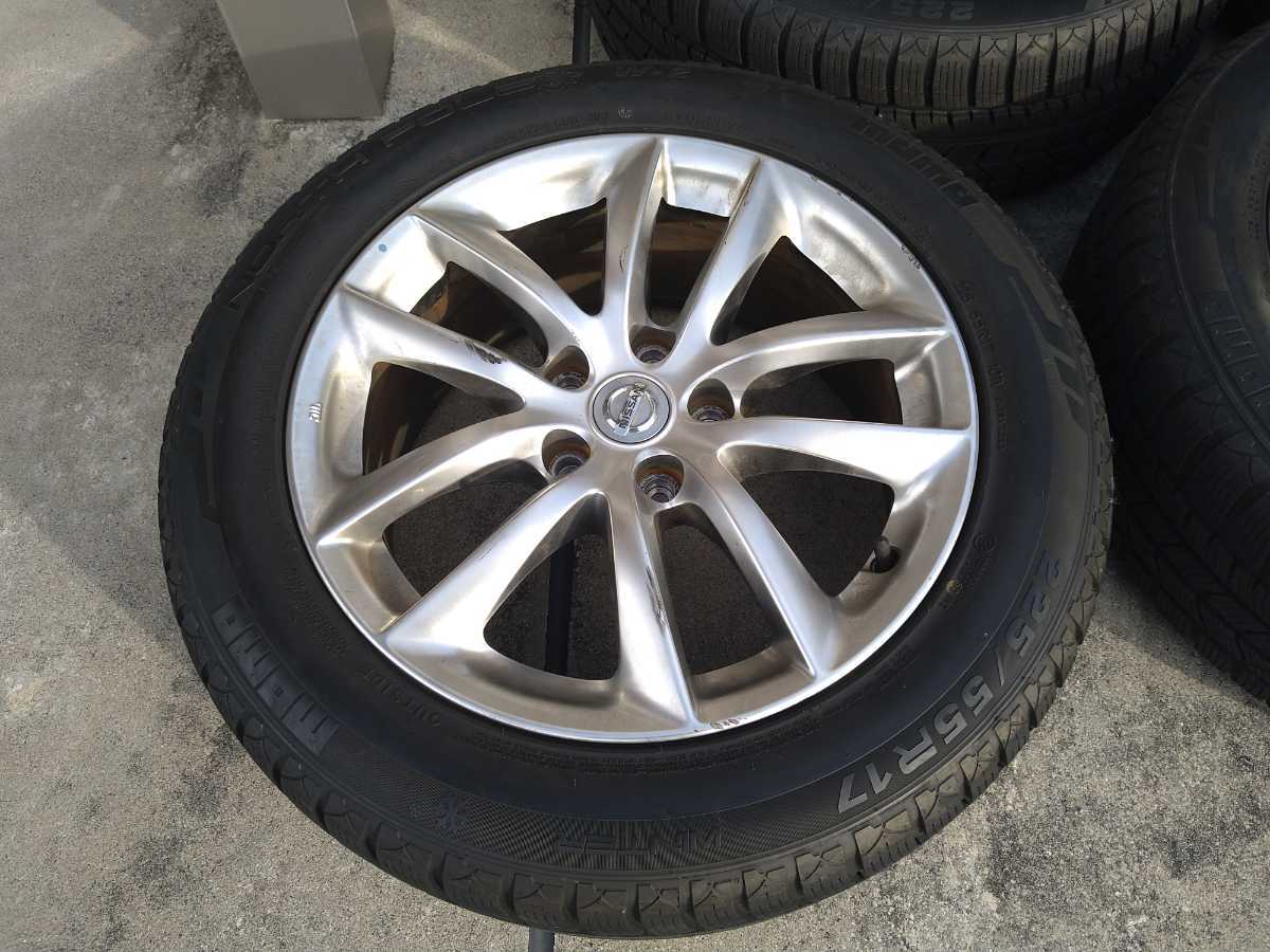 2017年製造/MOMO製スタッドレスタイヤ225/55R17 日産 専用ナット付き 