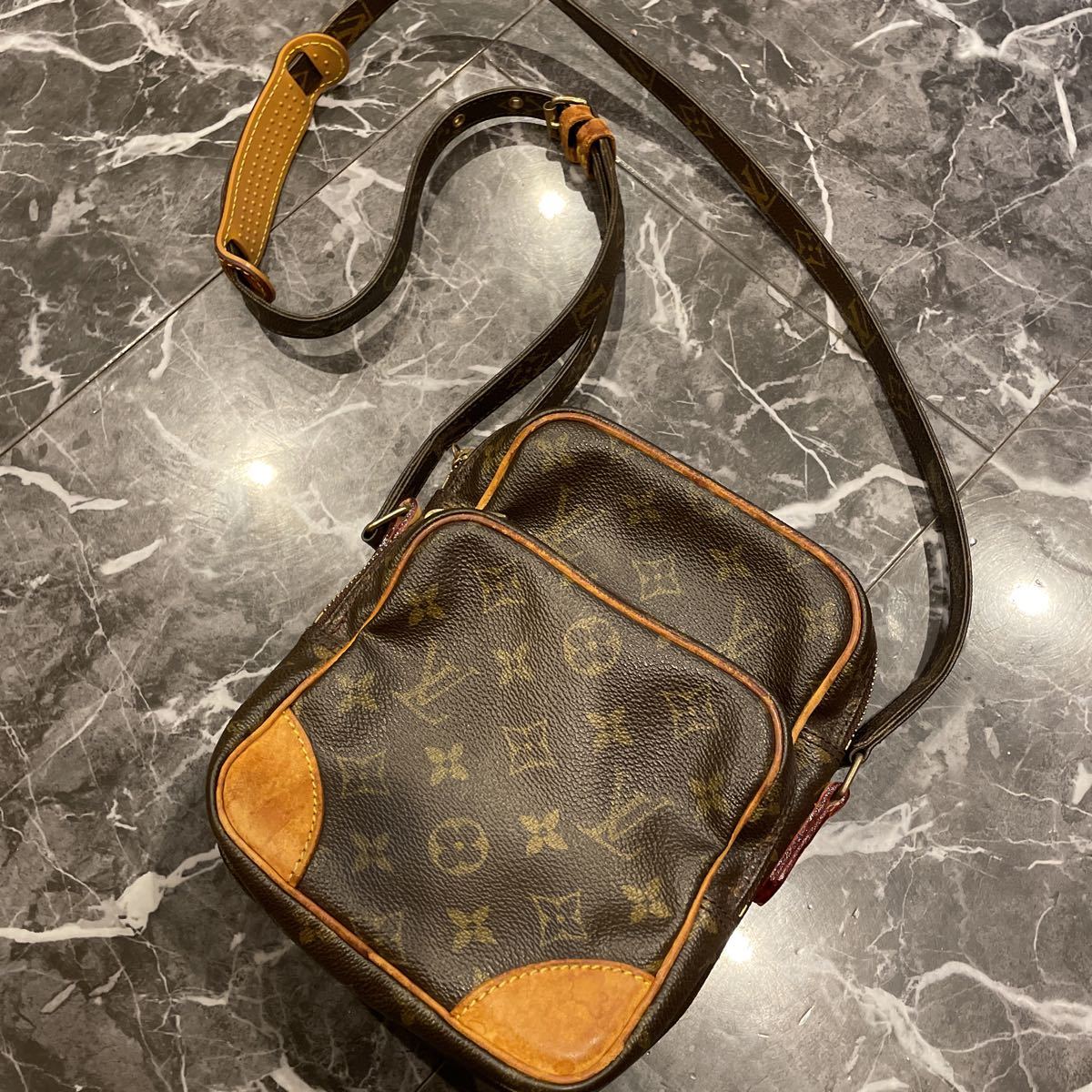 LOUIS VUITTON ルイヴィトン モノグラム アマゾン レザー ヌメ革 
