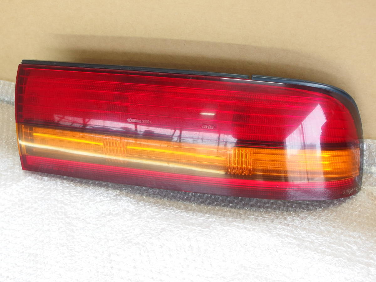な様ig クラウン JZS143 JZS141 JZS145 LS141 前期 テールランプ 右 ICHIKOH