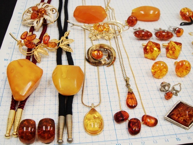 K18 大粒 琥珀 イヤリング K18大粒天然石グリーンアンバー（琥珀