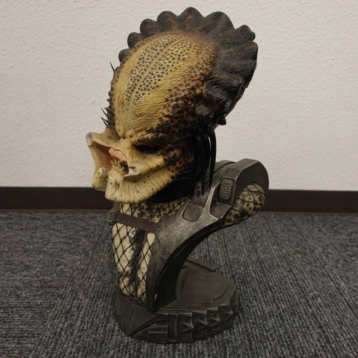 SIDESHOW COLLECTIBLES PREDATOR LEGENDARY SCALE BUST フィギュア