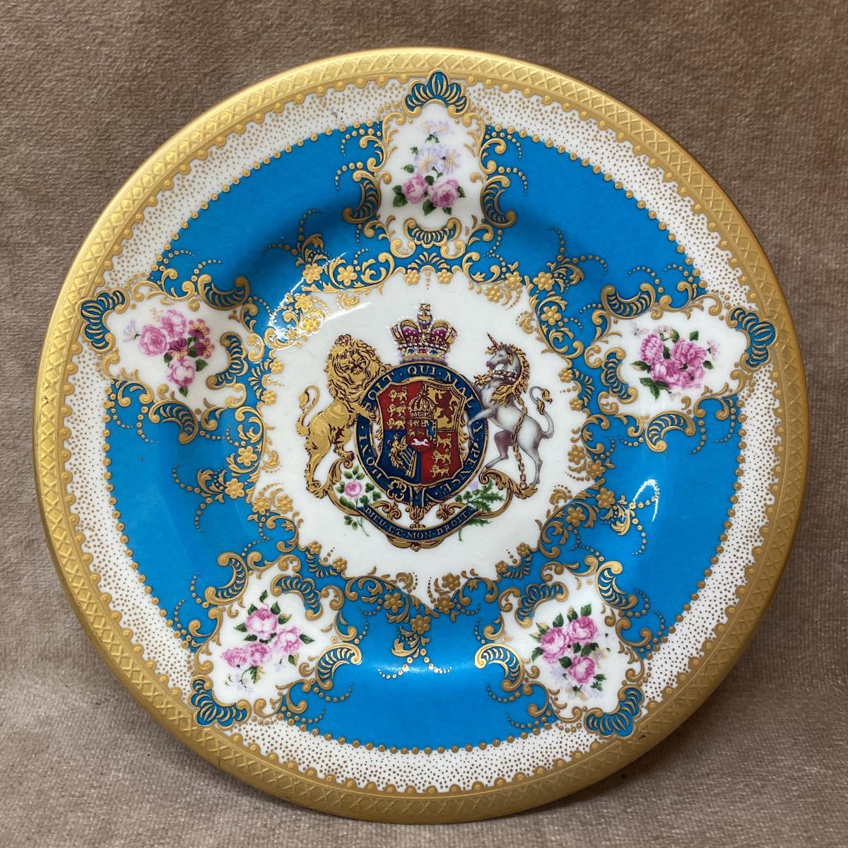 THE ROYAL COLLECTION ENGLISH FINE BONE CHINA MADE IN ENGLAND 