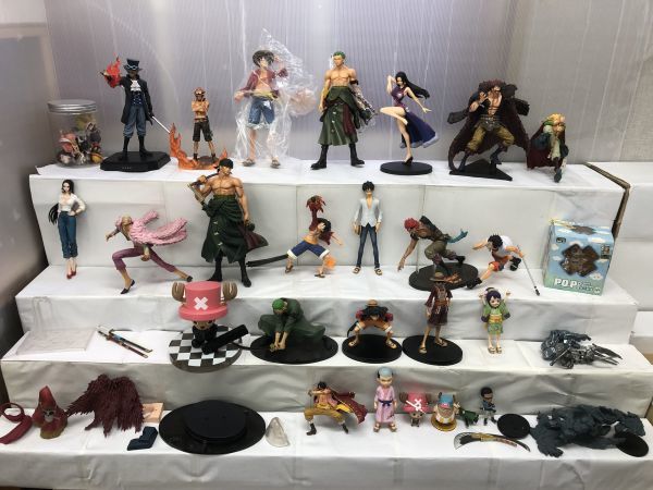 A05-147-1214-052 ワンピースフィギュアまとめ ルフィ ゾロ エース