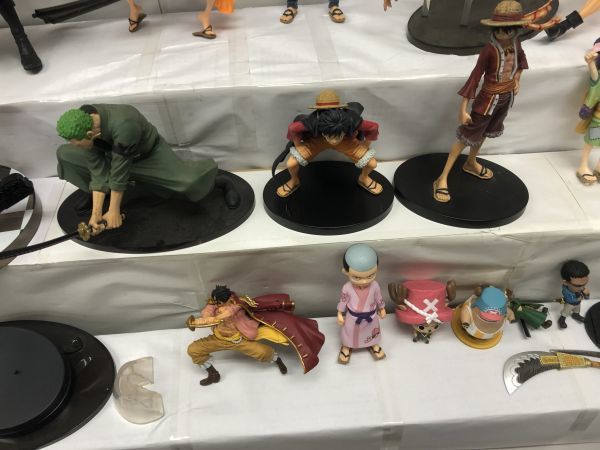 A05-147-1214-052 ワンピースフィギュアまとめ ルフィ ゾロ エース