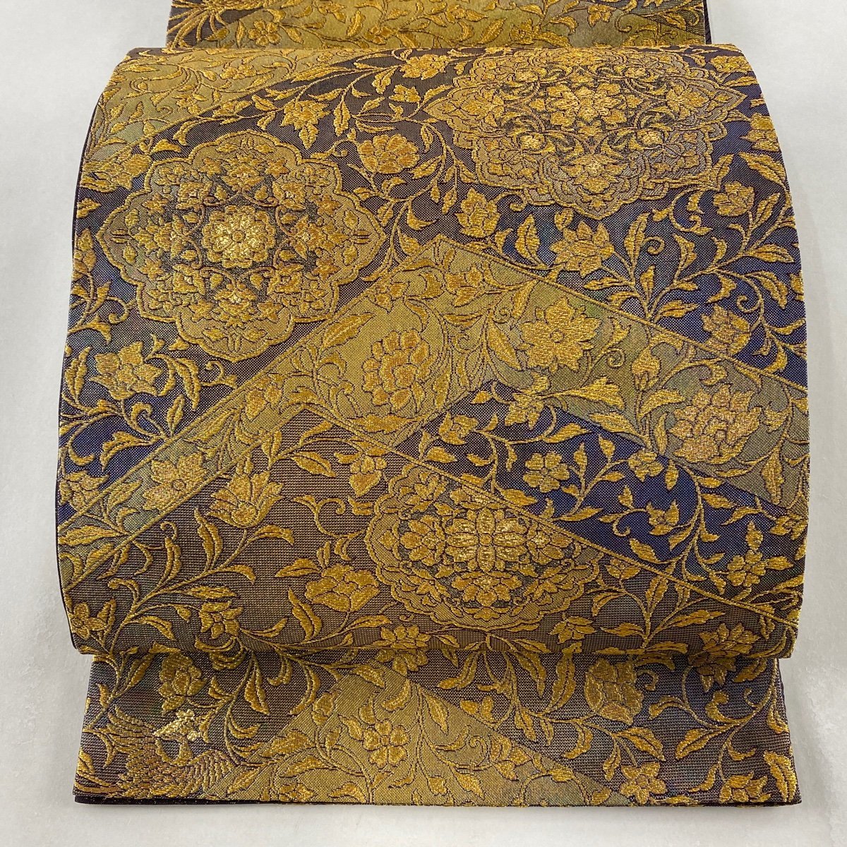 格安，SALE 袋帯 名品 華文 鳥 金糸 箔 金色 六通 正絹(仕立て上がり)｜売買されたオークション情報、yahooの商品情報をアーカイブ公開 - オークファン 仕立て上がり