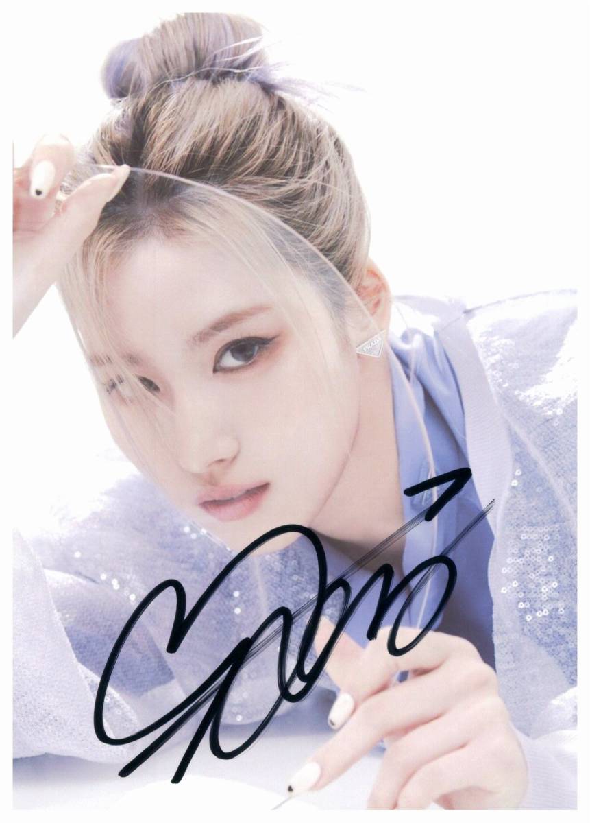 I 2L判 サナ SANA TWICEのメンバー 直筆サイン写真 COA簡易証明書付