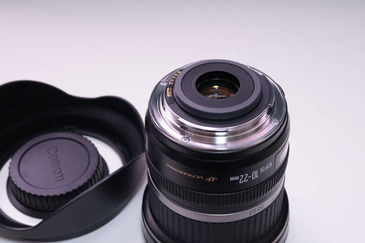 CANNON キヤノン 超広角　EF-S10-22㎜　f/3.5-4.5 USM フードとプロテクトフィルター付き　EOS KISS R7 R10などにオススメ！ Canon USM F3.5-4.5 10‐22㎜ USM☆高性能・軽量・超広角ズームレンズ USM❤︎キャノン
