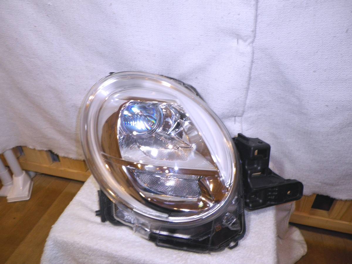 L83 美品 ステー破損ナシ LED キャスト LA250S LA260S 右ヘッドライト 
