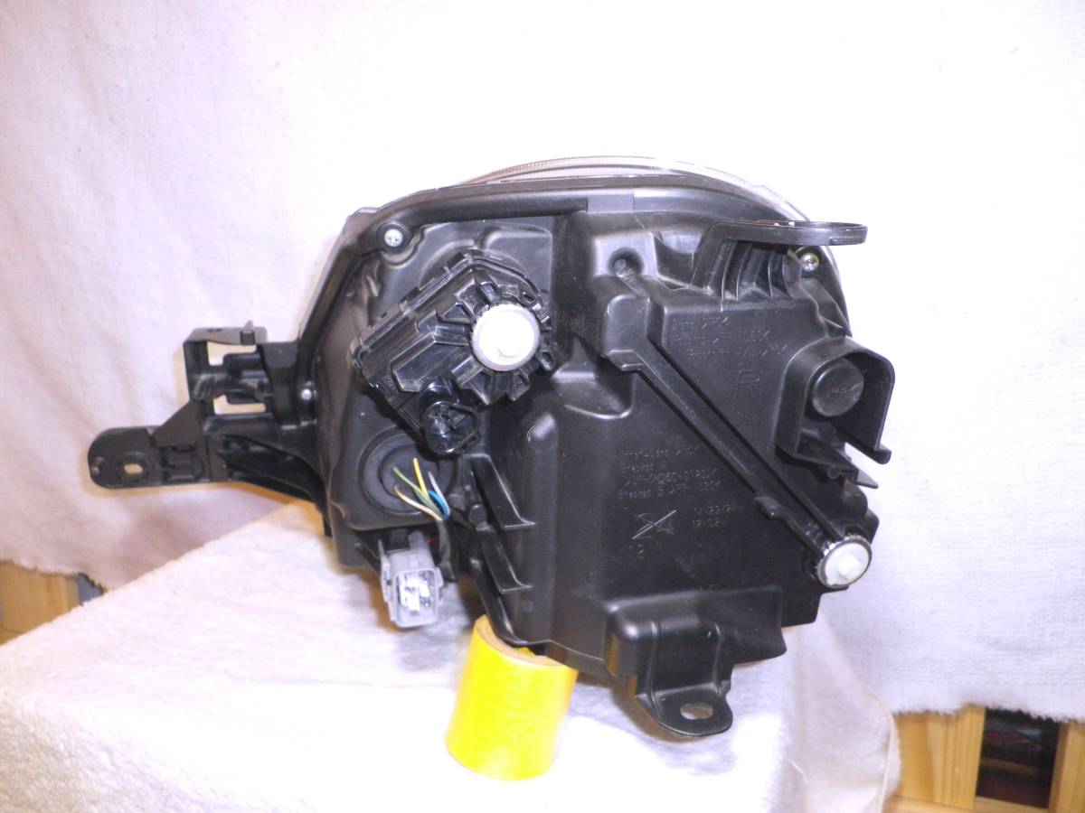 L83 美品 ステー破損ナシ LED キャスト LA250S LA260S 右ヘッドライト 