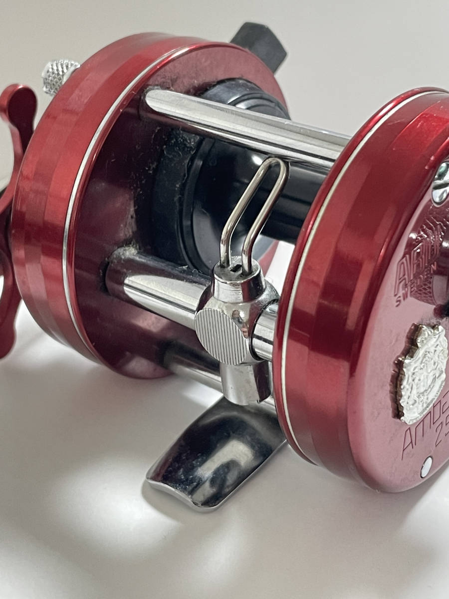 ABU GARCIA 2500C Ambassadeur color ABUSWEDEN レッド アブガルシア