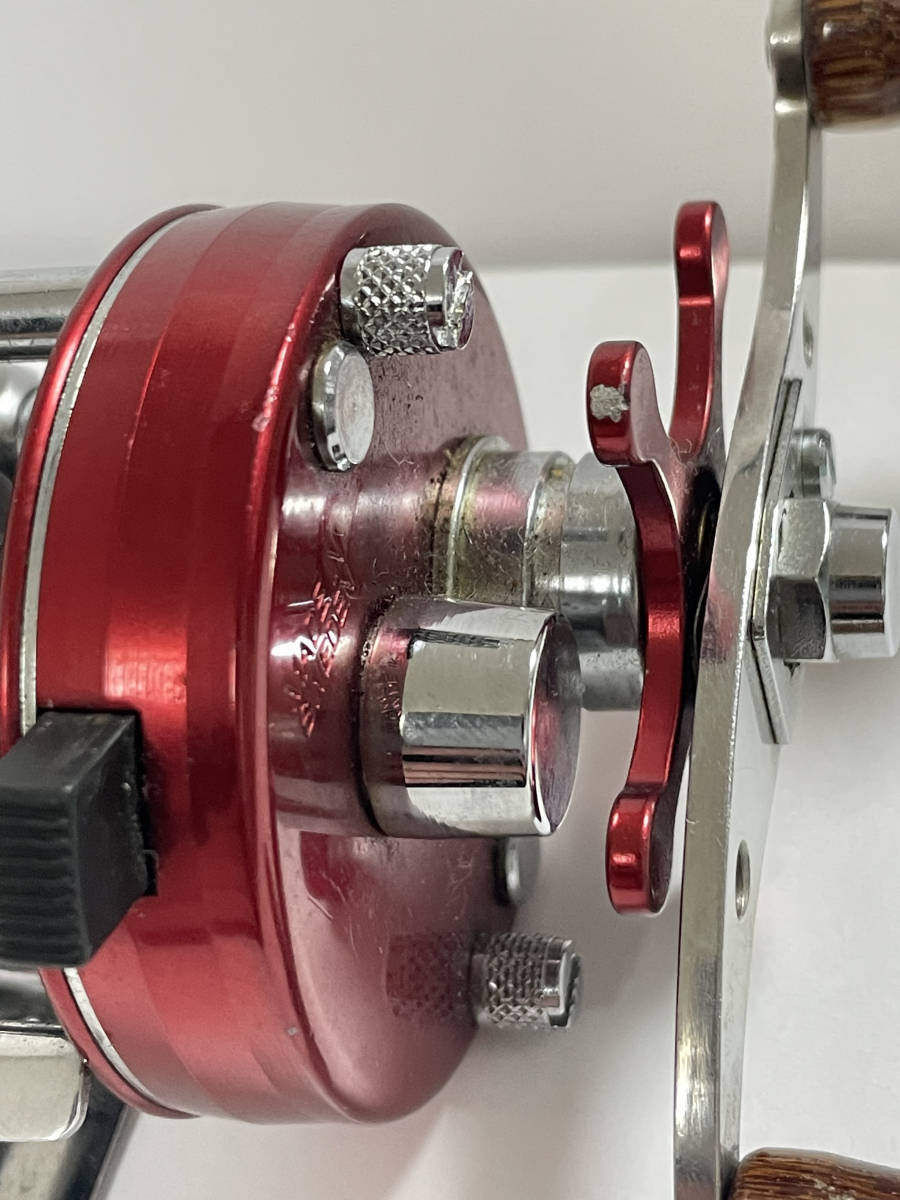 ABU GARCIA 2500C Ambassadeur color ABUSWEDEN レッド アブガルシア