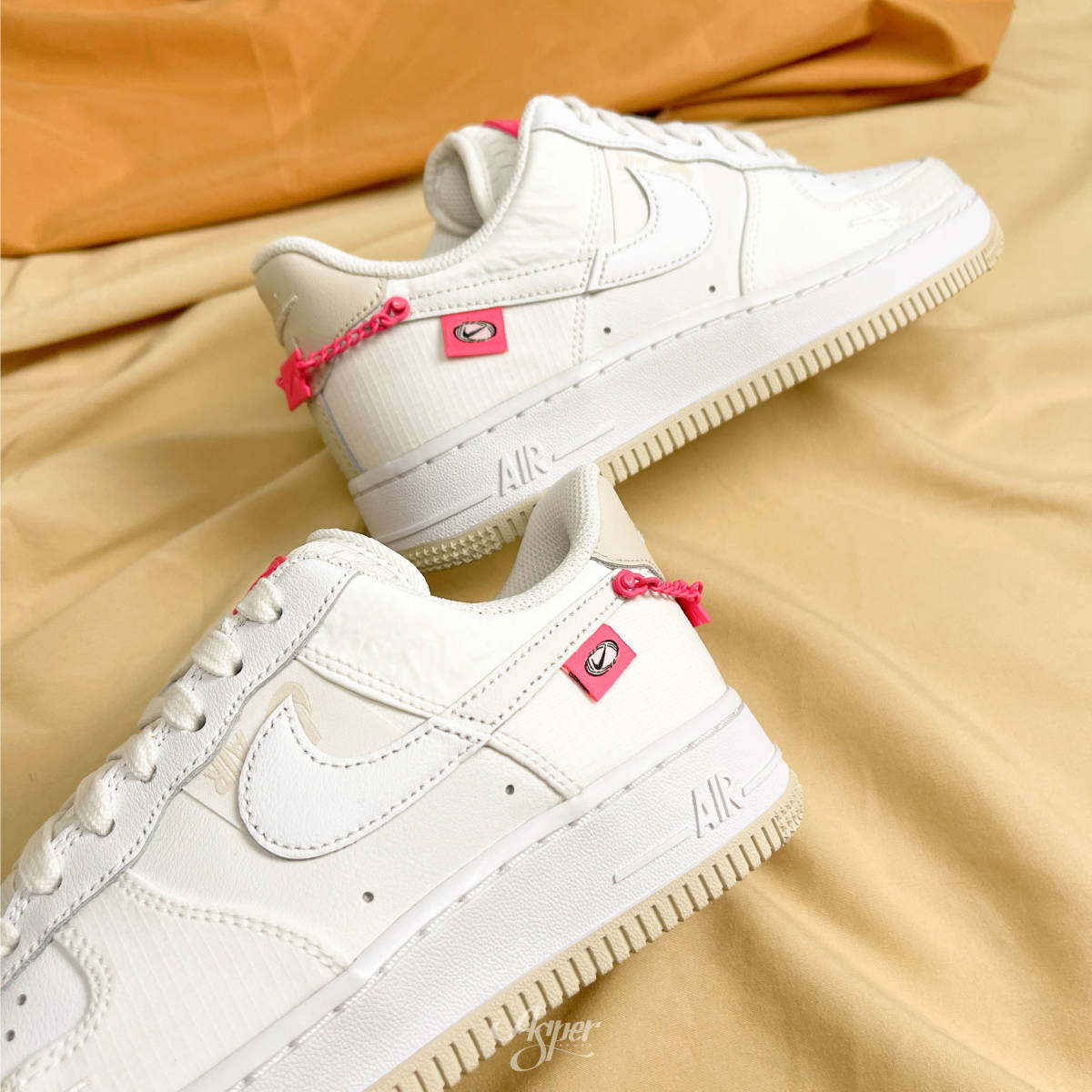 バスケットシューズ バッシュ スニーカー ナイキ Nike WMNS AIR FORCE 