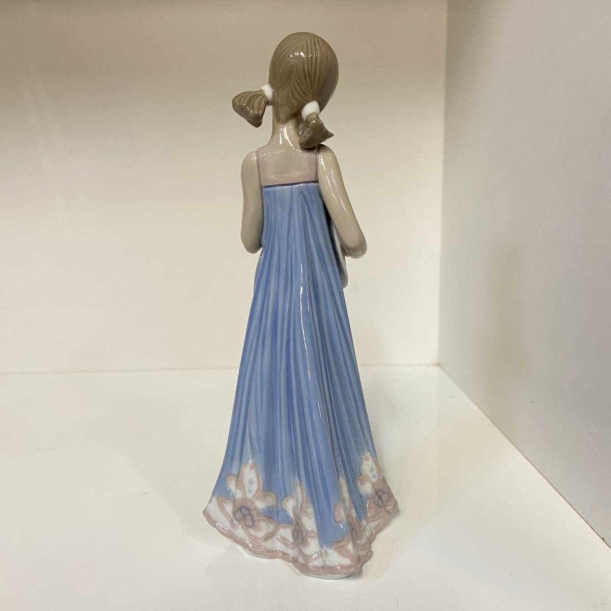 n6983) LLADRO リヤドロ 少女コートニー 5648 陶器 置物