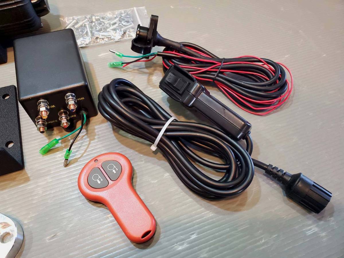 JCR 電動ウインチ 6000ポンド シンセロープ 12Ｖ ジムニー JA11 JA22 JB23 JB43 JB33 JB64 JB74 JCR 電動ウインチ シンセロープ JB43 JB74 JB33