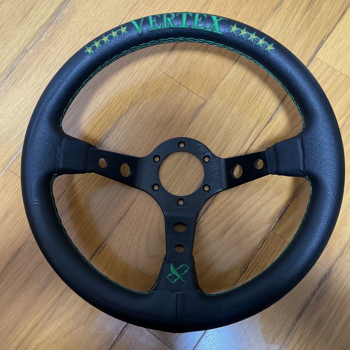 VERTEX STEERING MOMO OF ステアリング KING VERTEX（キングオブヴェル 