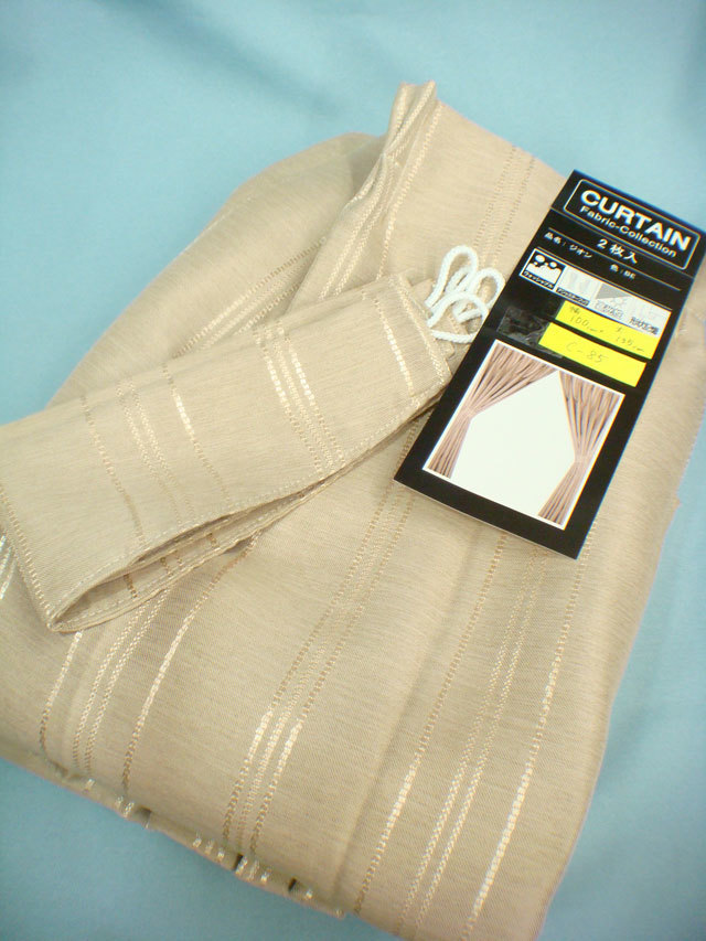 送料無料【新品 】遮光性 　厚手 カーテン 【幅 100cm×丈135cm 2枚入】C-85