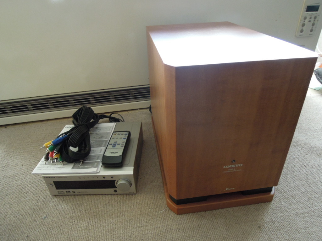 ONKYO DHT-L1A ED-L1 SWA-L1 専用ケーブル 取説 リモコン付き 中古美品 送料無料 ONKYO DHT-L1A SWA-L1 ONKYOの中古フリマ 美品ONKYO オンキヨー、VLSC搭載の小型シアターシステム