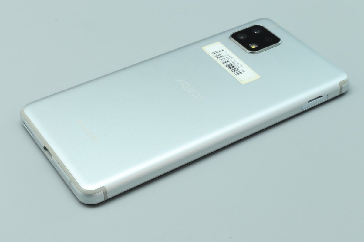 シャープ AQUOS sense4 lite SH-RM15 シルバー □Rakuten(SIMフリー
