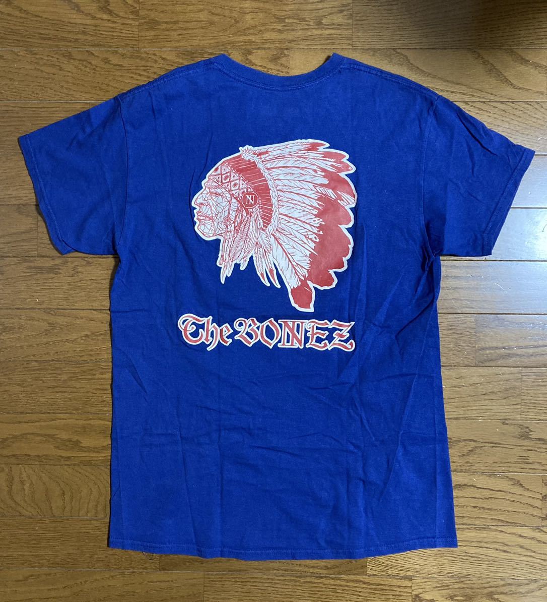 THE CRIMIE × The BONEZ woke インディアン Tシャツ The BONEZ WOKE INDIAN Tシャツ 青 M ザボーンズ 限定品] 【公式通販】