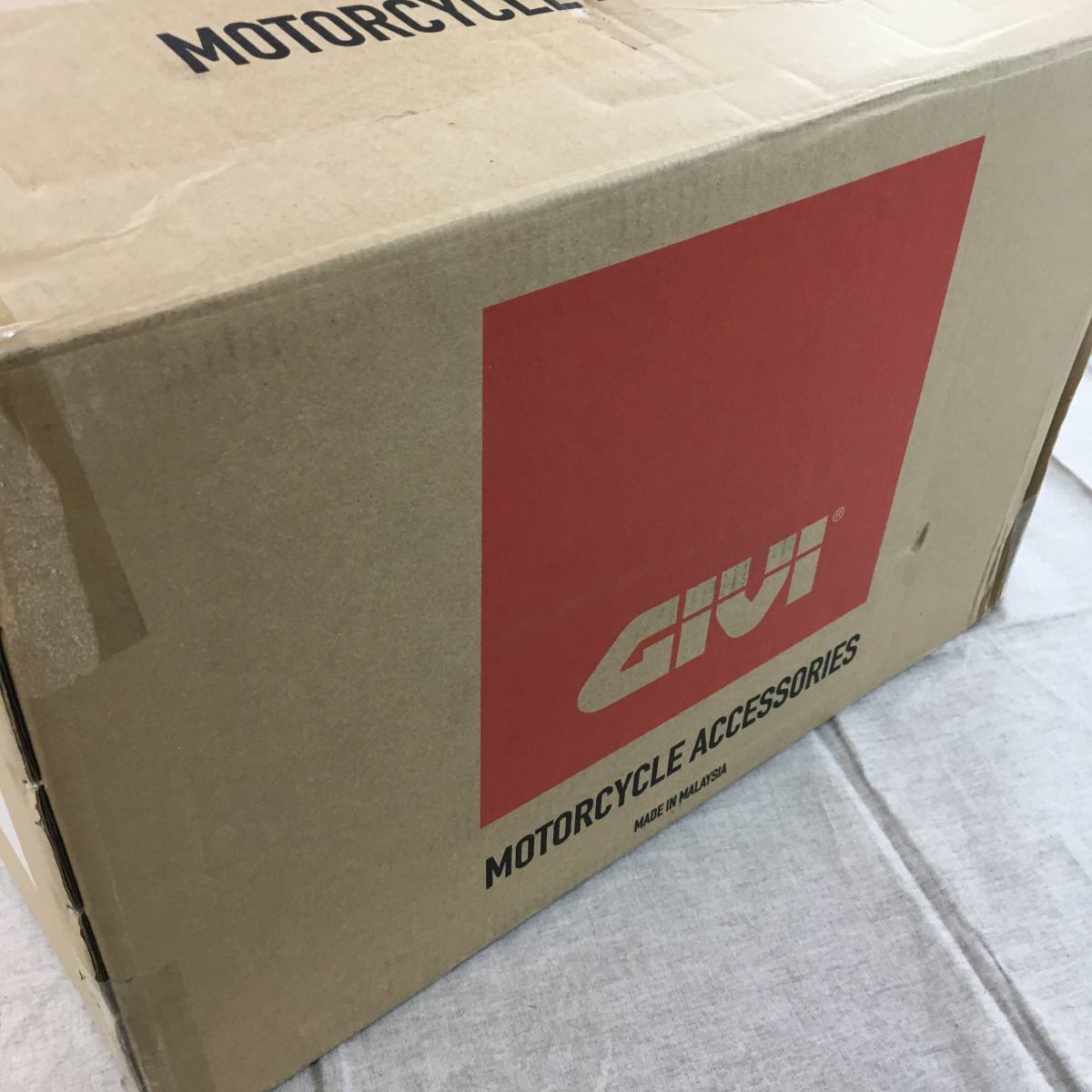 GIVI (ジビ) バイク用 リアボックス 43L 未塗装ブラック モノロック