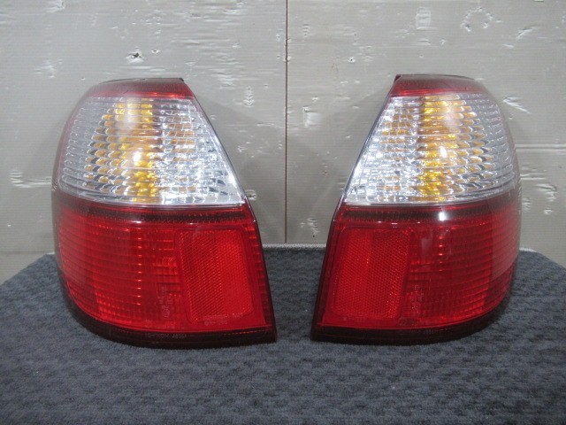 35334　BH5　レガシィ　前期　純正　テールランプ　左右セット